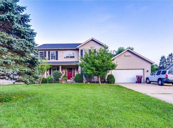 11912 Packets Street NW, Canal Fulton, OH 44614