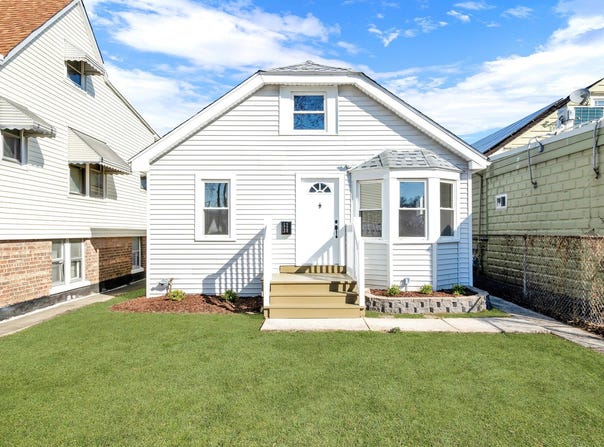 5230 W 51st Street, Chicago, IL 60638