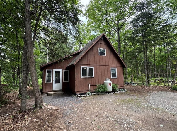 6 Maple Drive, Abbot, ME 04406