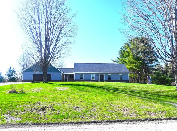 18 Castle Road, Harmony, ME 04942