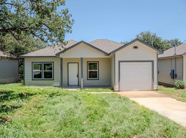 2220 McArthur Avenue, Kingsland, TX 78639