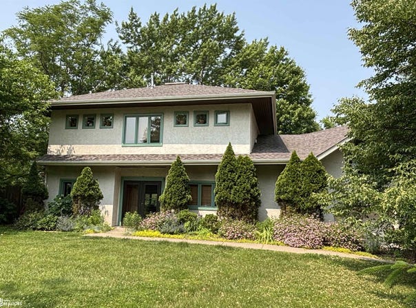 1204 Lakeview Drive, Fairfield, IA 52556
