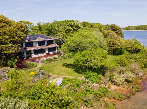 39 Sengekontacket Road, Oak Bluffs, MA 02557
