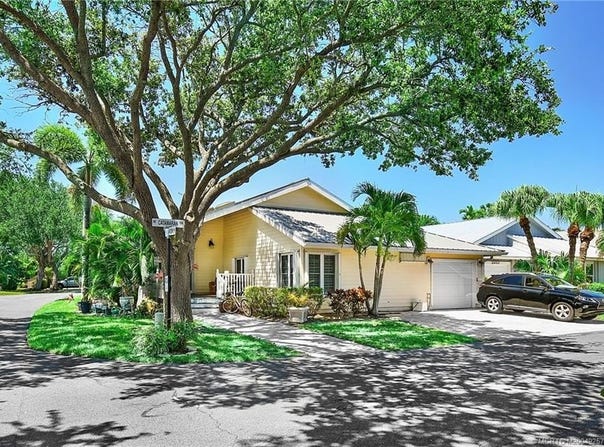 3247 NE Catamaran Terrace, Jensen Beach, FL 34957