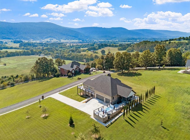 178 Skyhigh Drive, Dunlap, TN 37327