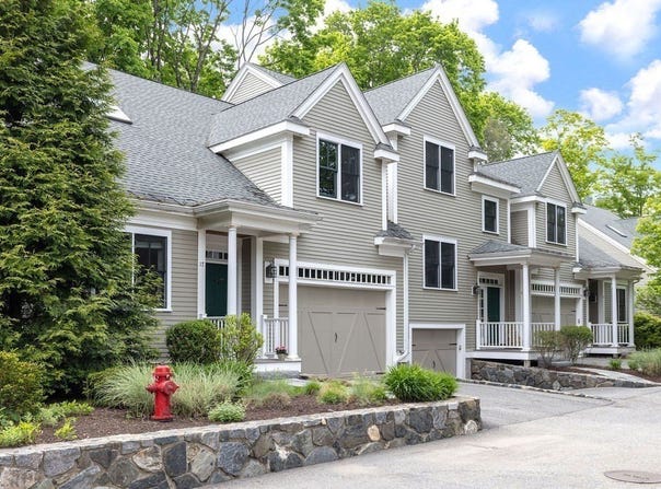 17 Wadsworth Ln, Wayland, MA 01778