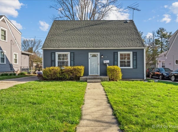 375 S Edison Avenue, Elgin, IL 60123
