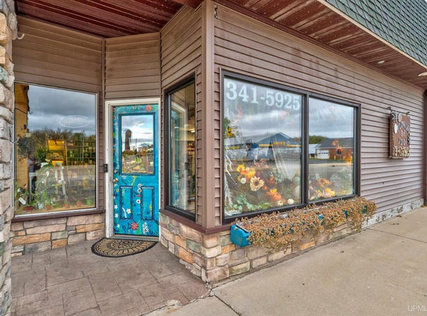 176 River Street, Manistique, MI 49854