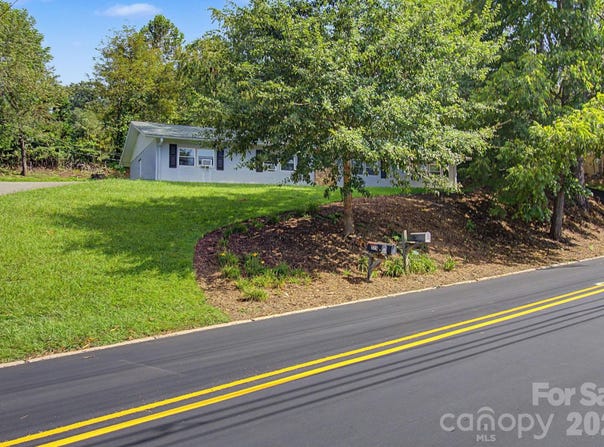 575 Sand Hill Road, Asheville, NC 28806