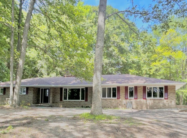 10349 E Howard City Edmore, Vestaburg, MI 48891