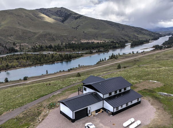 9800 HWY 200, Dixon, MT 59831