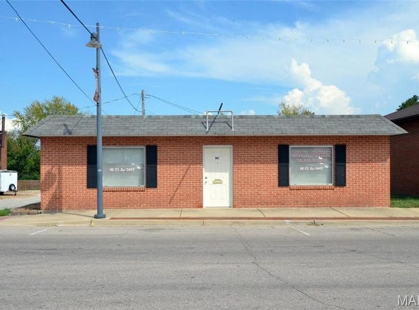 90 Main Street N, St Clair, MO 63077