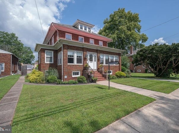 705 WALNUT STREET, ROYERSFORD, PA 19468