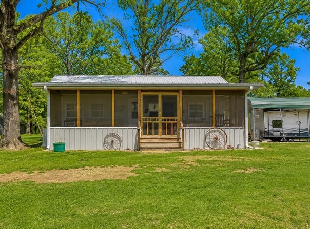929 W River Road, Strawberry, AR 72469