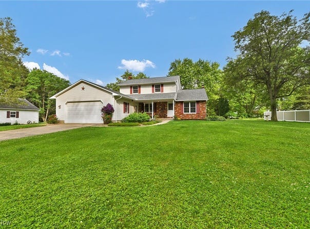 1065 Sunshine Court, Grafton, OH 44044