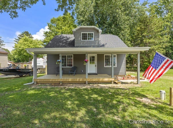 118 Clark Street, Six Lakes, MI 48886