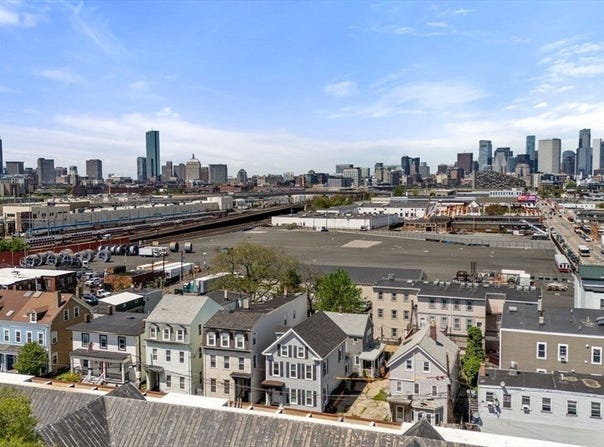 9R-11 Dexter St, Boston, MA 02127