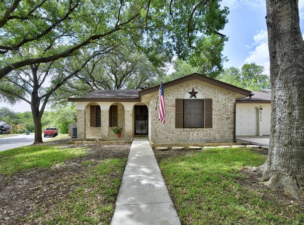 7546 Leafy Hollow CT, Live Oak, TX 78233
