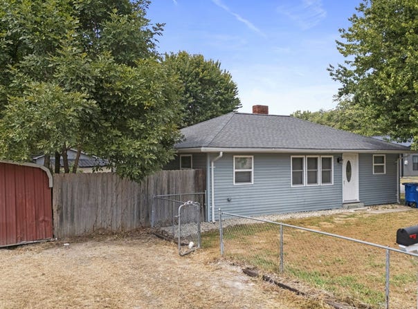 1090 N Mann Avenue, Austin, IN 47102