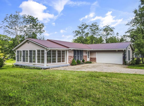 10285 Dock 2-County Rd 108, Glouster, OH 45732