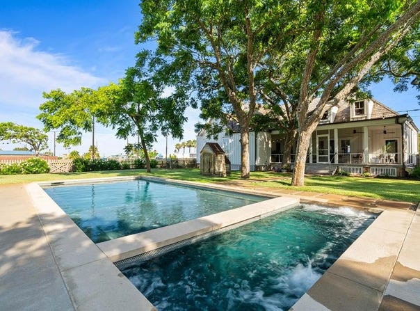203 N Magnolia St, ROCKPORT, TX 78382