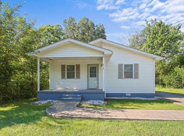 416 W HARRISON Street, Carrier Mills, IL 62917