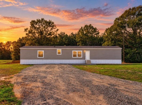 22 Augusta Rd, Carriere, MS 39426