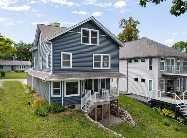 W188s7598 Oak Grove Drive, Muskego, WI 53150