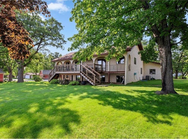 150 Lake Drive E, Annandale, MN 55302