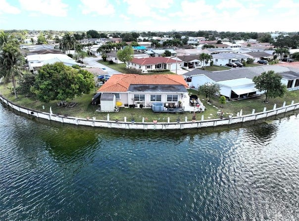 5809 NW 86th Ter, Tamarac, FL 33321