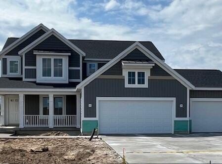 561 Waterford Village Drive, Walker, MI 49534