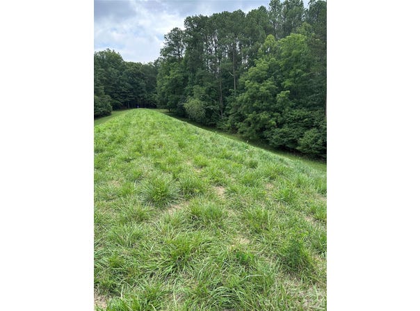 1000 Kingsway Drive, King, NC 27021