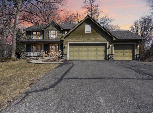 2408 Hunter Drive, Chanhassen, MN 55317