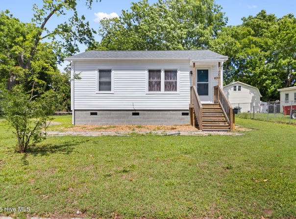 406 Walnut Street, Elizabeth City, NC 27909
