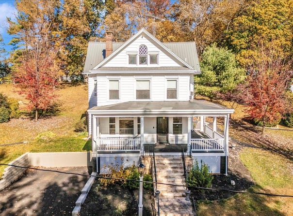 2027 LINCOLN WAY E, CHAMBERSBURG, PA 17202