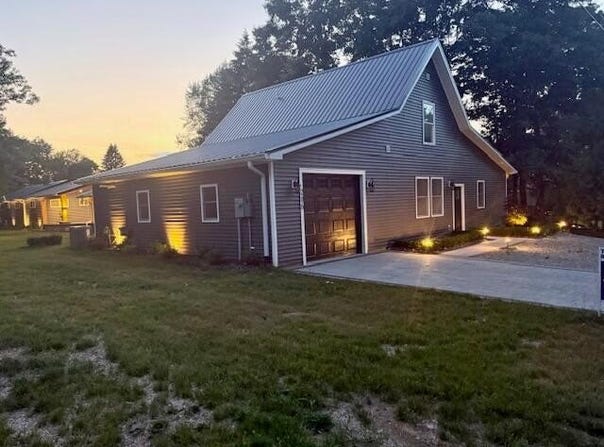 206 Joliet Ave AND 119 Desoto Ave, Houghton Lake, MI 48629