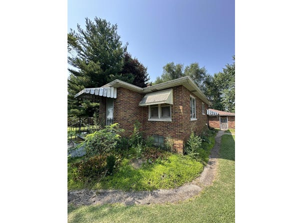 428 Harrison Avenue, Hobart, IN 46342