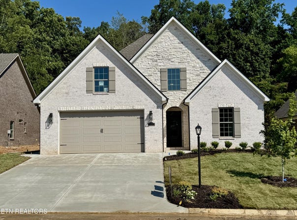 1129 Chardonnay Lane, Knoxville, TN 37932