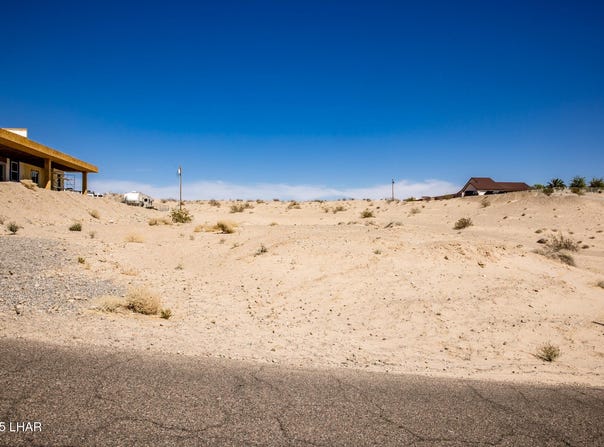 1048 Riverside Dr, Lake Havasu City, AZ 86404