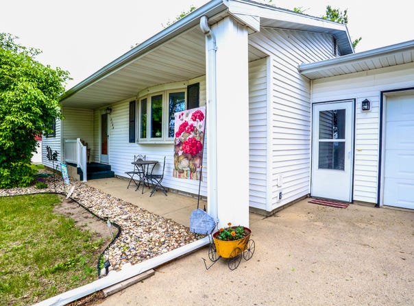 2702 NW 24th Avenue, Aberdeen, SD 57401