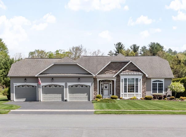 1032 Di Bella Drive, Schenectady, NY 12303