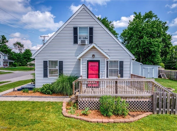 2029 BUCHTEL STREET, TWINSBURG, OH 44087