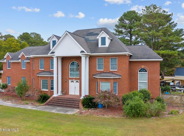 1181 Cedar Hill Drive, Williamston, NC 27892