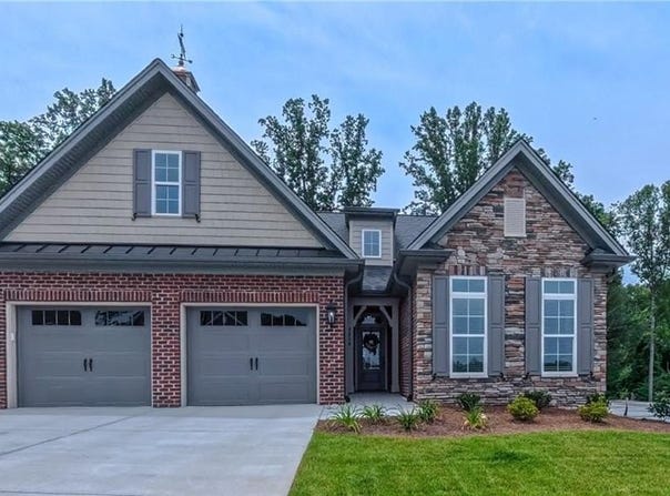 2810 Monarch Way, Winston-Salem, NC 27106