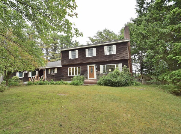 10 Durham Road, Freeport, ME 04032