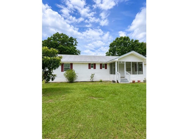 205 Riverview Dr, Wewahitchka, FL 32465