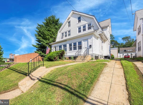 1121 MACDADE BOULEVARD, DARBY, PA 19023