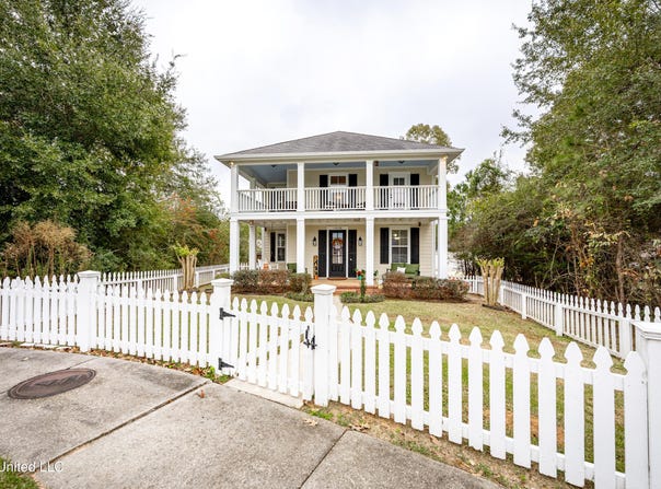 13076 Pine Valley Lane, Biloxi, MS 39532