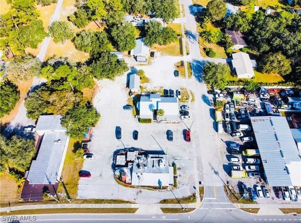 480 W Hickpochee Avenue, Labelle, FL 33935