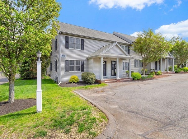 400 Justin Dr, Weymouth, MA 02188